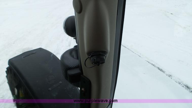 image for item K3492 2009 John Deere 7430 Premium MFWD tractor