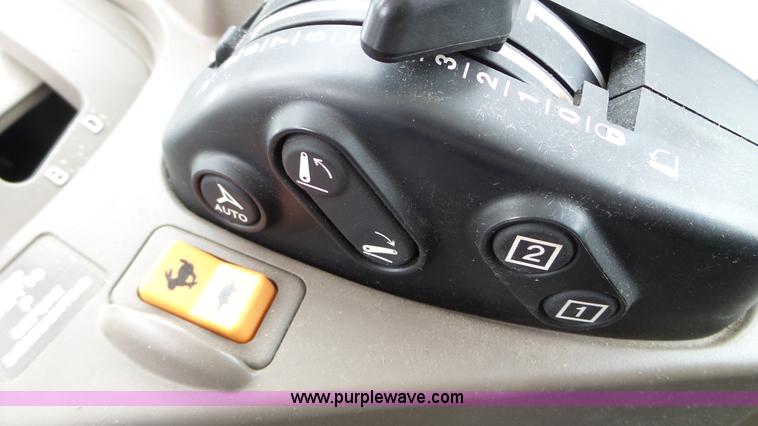 image for item K3492 2009 John Deere 7430 Premium MFWD tractor