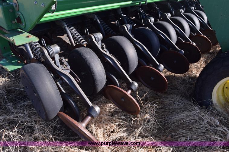 image for item K4422 John Deere 1560 grain drill
