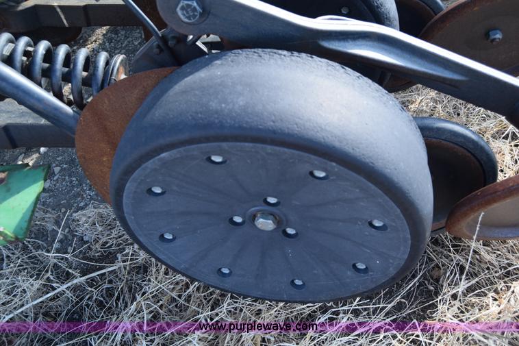 image for item K4422 John Deere 1560 grain drill