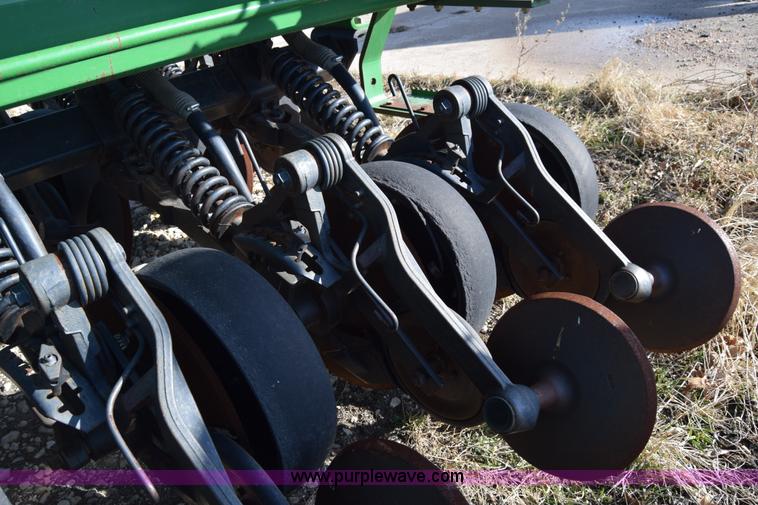 image for item K4422 John Deere 1560 grain drill