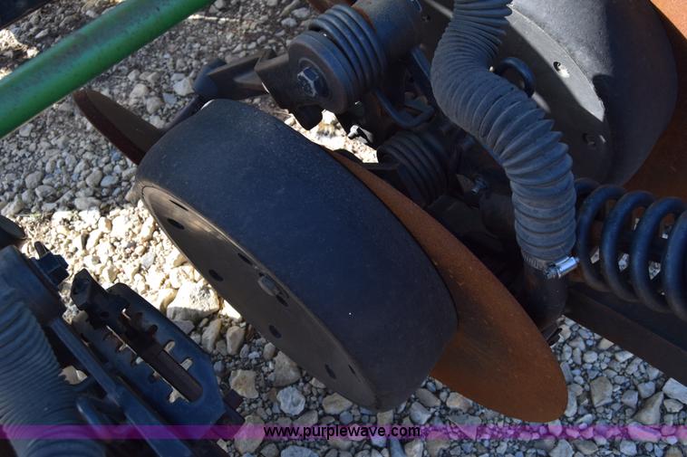 image for item K4422 John Deere 1560 grain drill