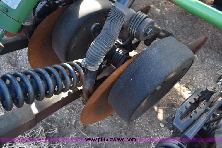 image for item K4422 John Deere 1560 grain drill