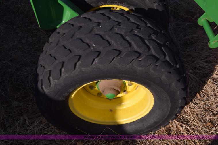 image for item K4422 John Deere 1560 grain drill