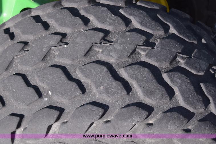 image for item K4422 John Deere 1560 grain drill