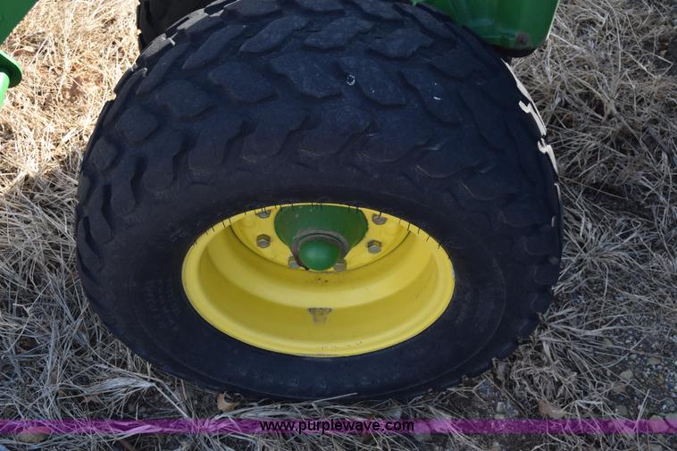 image for item K4422 John Deere 1560 grain drill