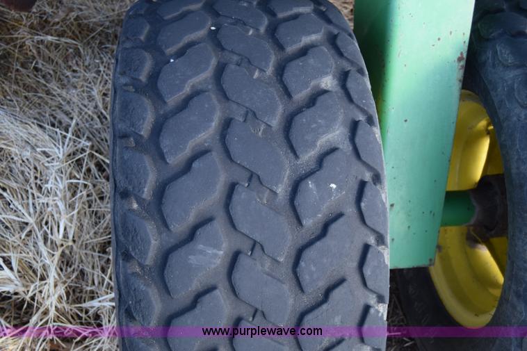 image for item K4422 John Deere 1560 grain drill