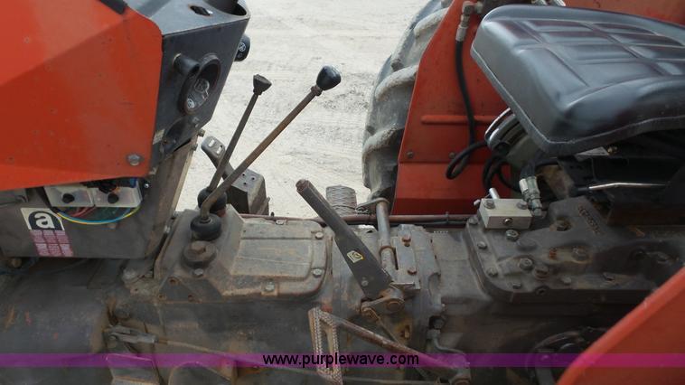 image for item K5066 Massey Ferguson 261 tractor