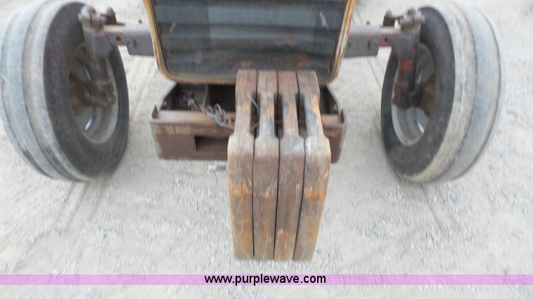 image for item K5066 Massey Ferguson 261 tractor