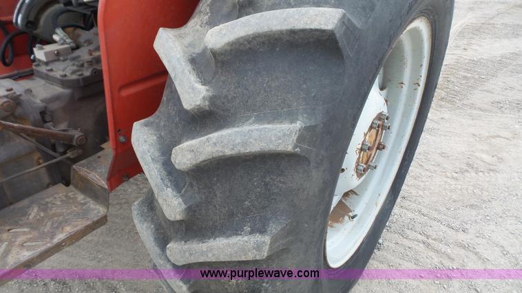 image for item K5066 Massey Ferguson 261 tractor