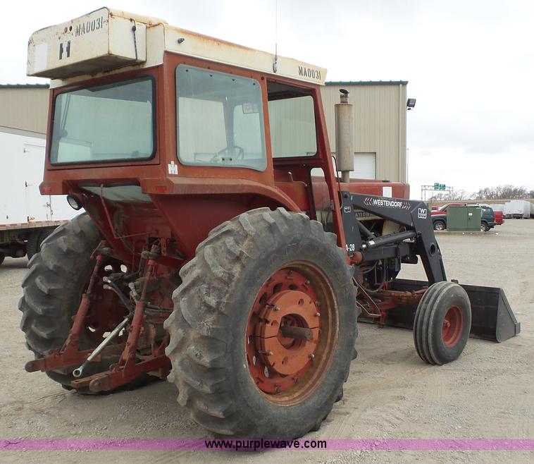 image for item K5069 1975 International 966 tractor