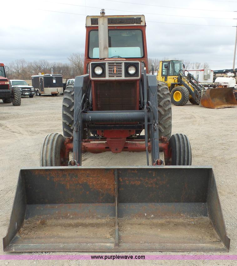 image for item K5069 1975 International 966 tractor