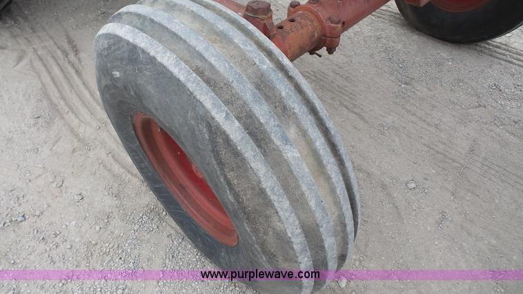 image for item K5069 1975 International 966 tractor