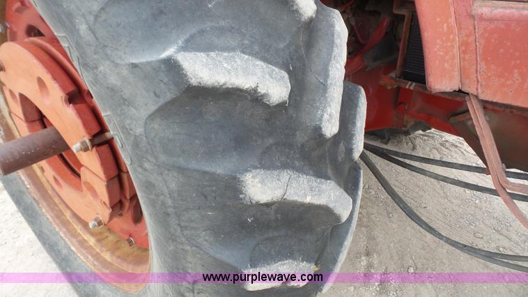 image for item K5069 1975 International 966 tractor