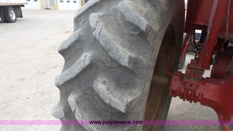 image for item K5069 1975 International 966 tractor