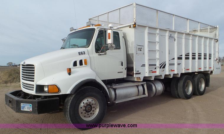 image for item K6895 1999 Sterling Acterra A9500 silage truck