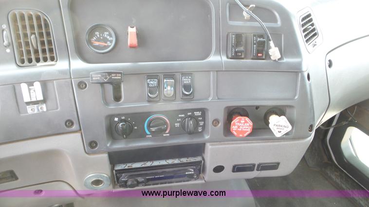 image for item K6895 1999 Sterling Acterra A9500 silage truck