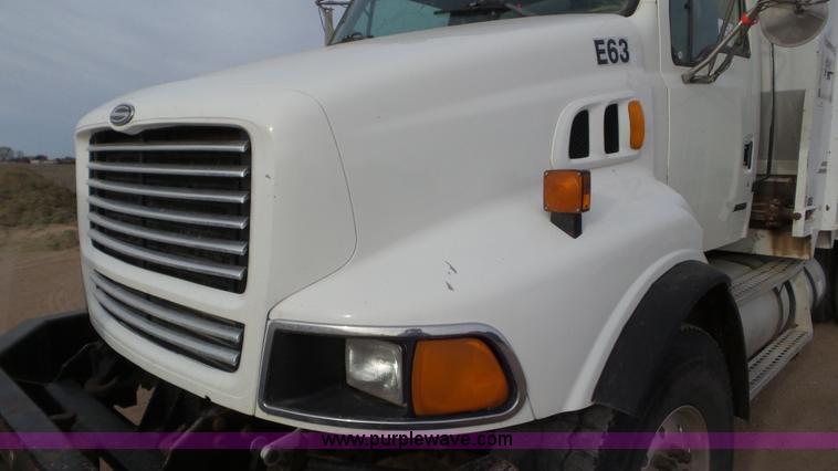 image for item K6895 1999 Sterling Acterra A9500 silage truck