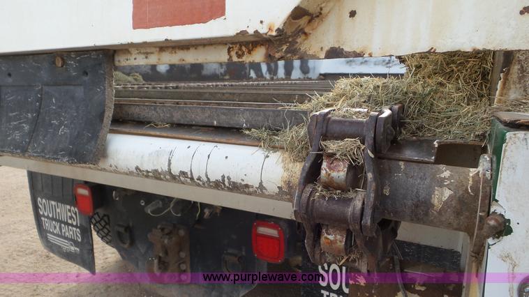 image for item K6895 1999 Sterling Acterra A9500 silage truck