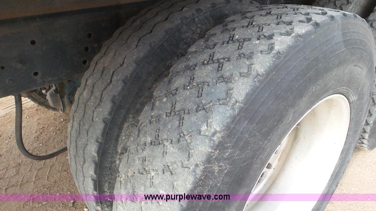 image for item K6895 1999 Sterling Acterra A9500 silage truck