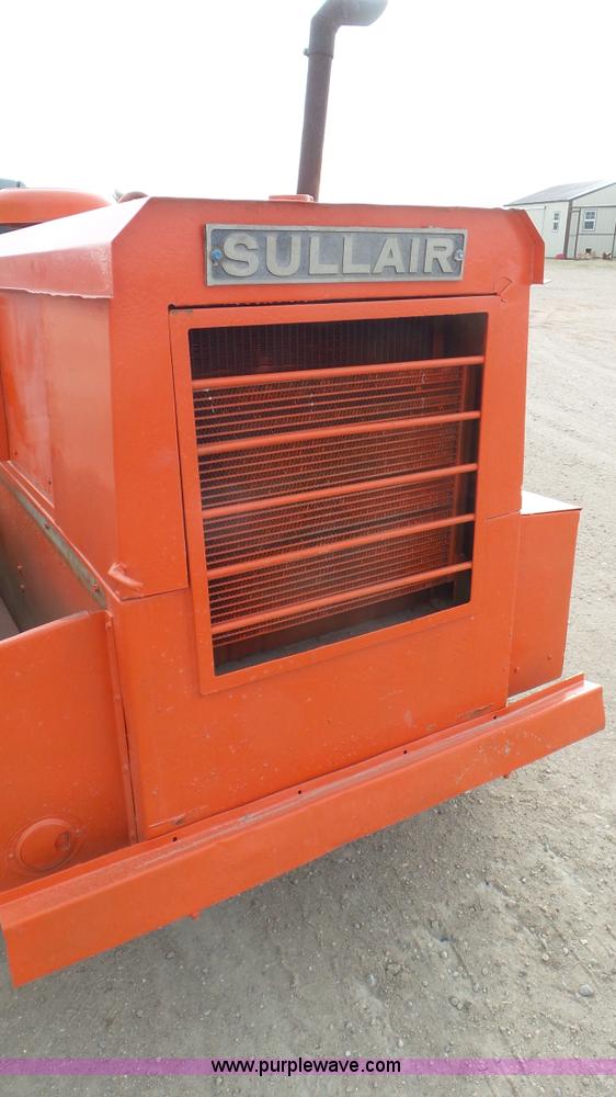 image for item K6896 Sullair 150 air compressor