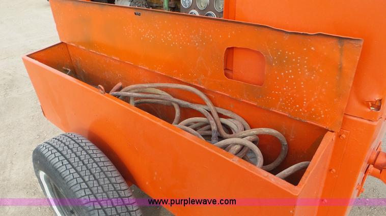 image for item K6896 Sullair 150 air compressor