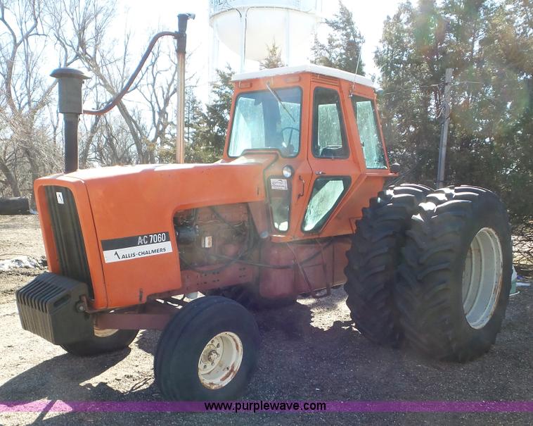 image for item K6942 1977 Allis Chalmers 7060 tractor