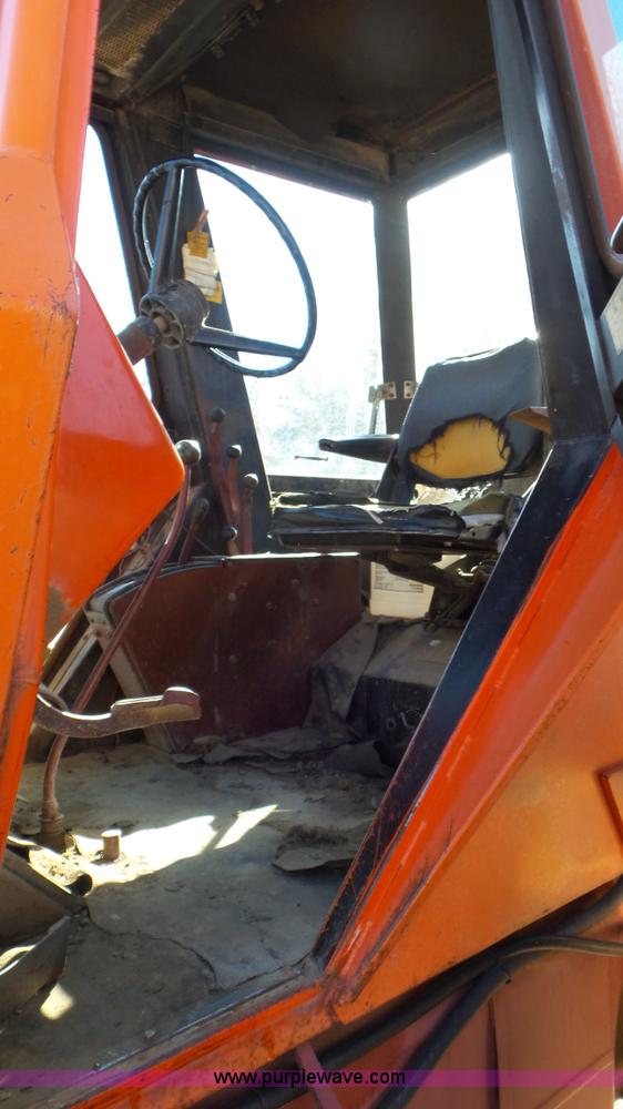 image for item K6942 1977 Allis Chalmers 7060 tractor