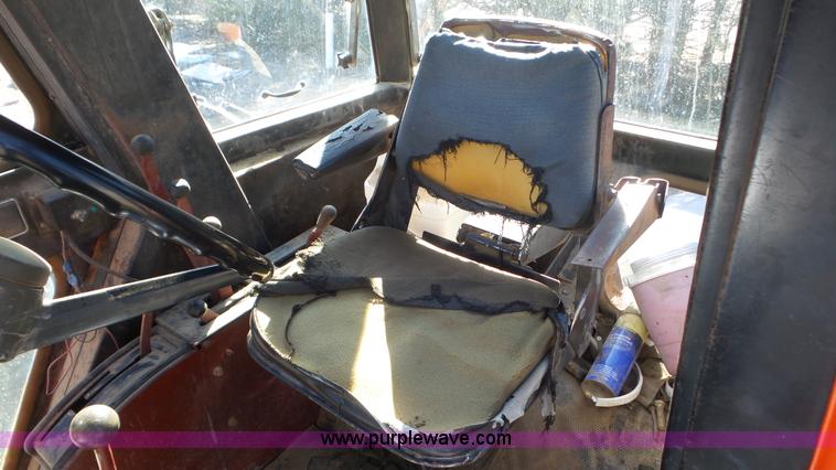 image for item K6942 1977 Allis Chalmers 7060 tractor