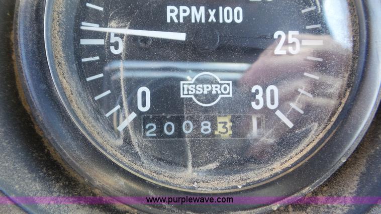 image for item K6942 1977 Allis Chalmers 7060 tractor