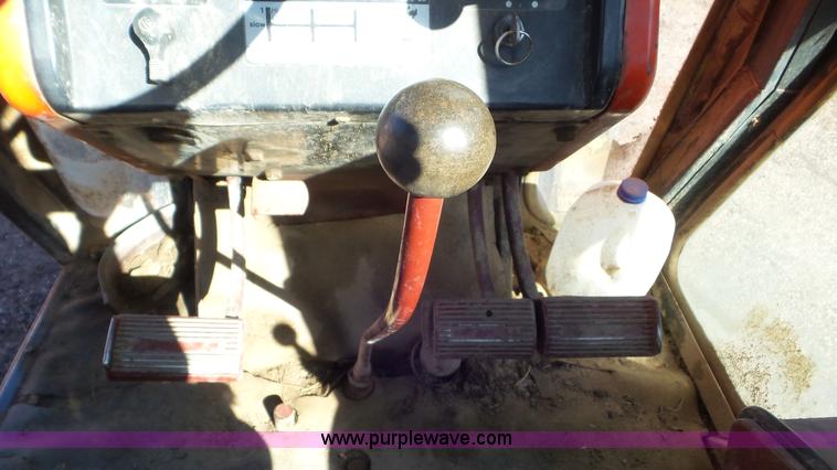 image for item K6942 1977 Allis Chalmers 7060 tractor