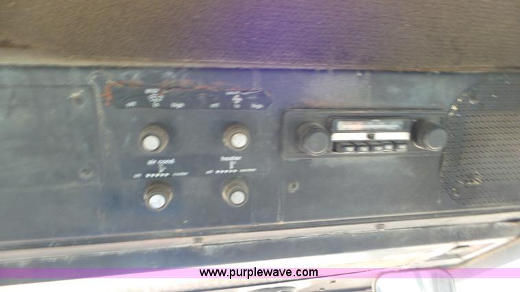 image for item K6942 1977 Allis Chalmers 7060 tractor