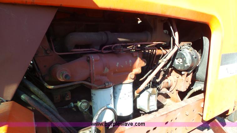 image for item K6942 1977 Allis Chalmers 7060 tractor