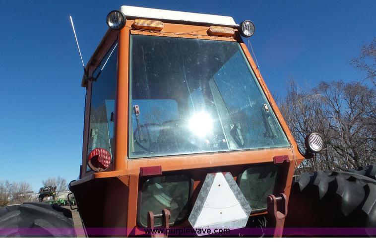 image for item K6942 1977 Allis Chalmers 7060 tractor