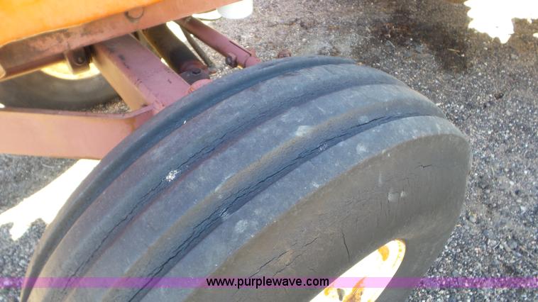 image for item K6942 1977 Allis Chalmers 7060 tractor