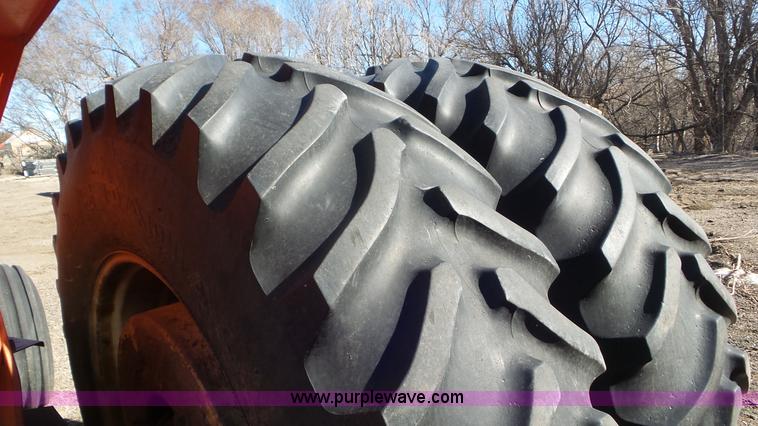 image for item K6942 1977 Allis Chalmers 7060 tractor