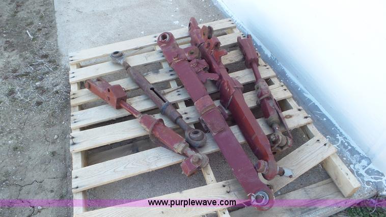 image for item K6942 1977 Allis Chalmers 7060 tractor