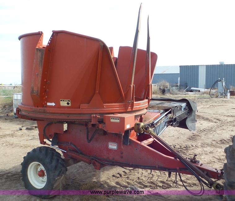 Hesston BP25 hay grinder in Great Bend, KS Item K6946 sold Purple Wave