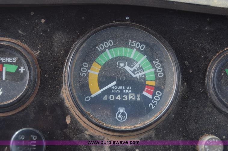 image for item K8511 Massey-Ferguson 1085 tractor