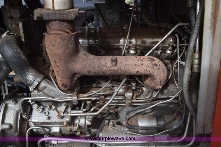 image for item K8511 Massey-Ferguson 1085 tractor