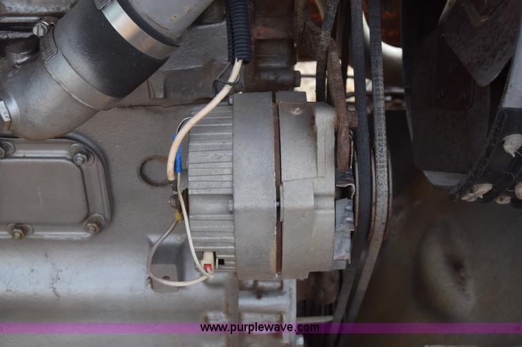 image for item K8511 Massey-Ferguson 1085 tractor