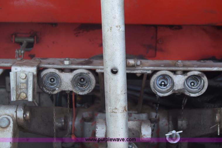 image for item K8511 Massey-Ferguson 1085 tractor