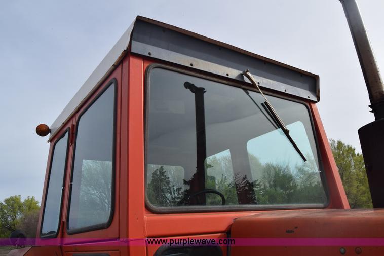 image for item K8511 Massey-Ferguson 1085 tractor