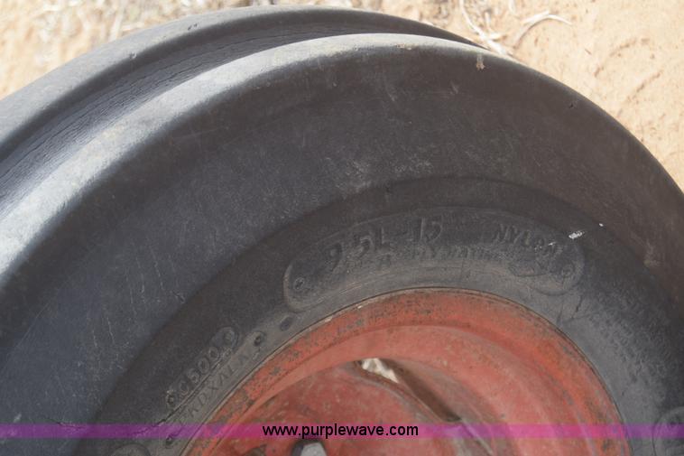 image for item K8511 Massey-Ferguson 1085 tractor