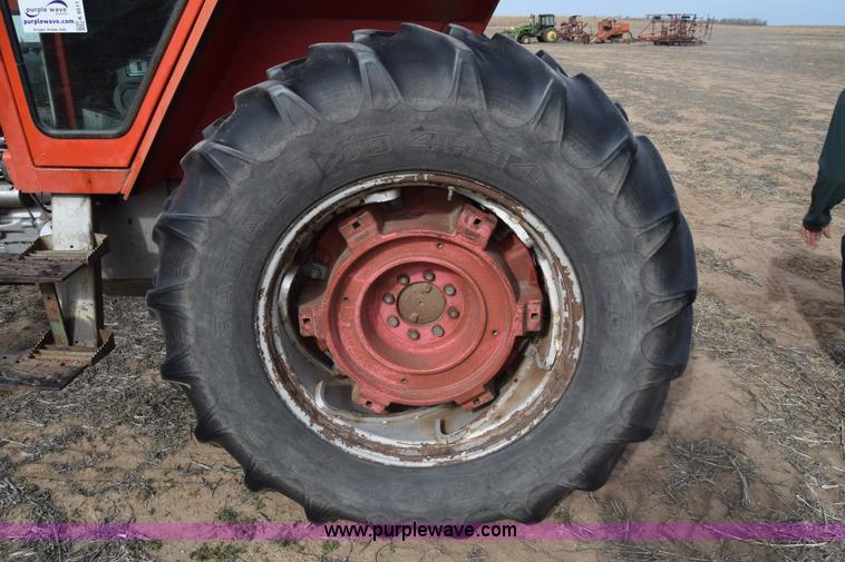 image for item K8511 Massey-Ferguson 1085 tractor