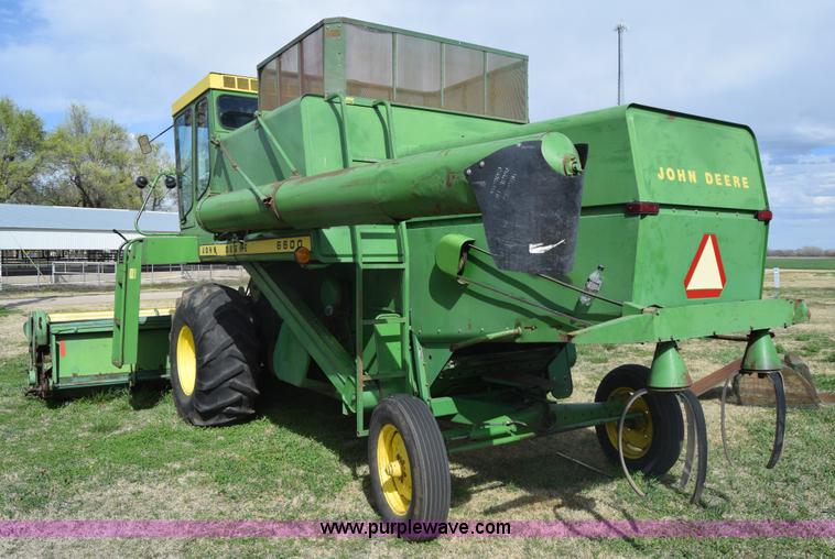 image for item K8545 John Deere 6600 combine