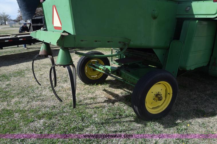 image for item K8545 John Deere 6600 combine