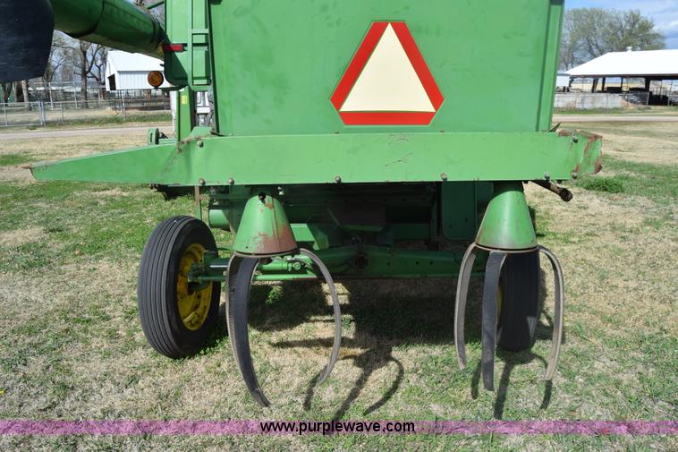 image for item K8545 John Deere 6600 combine