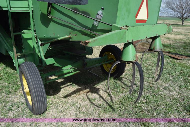 image for item K8545 John Deere 6600 combine