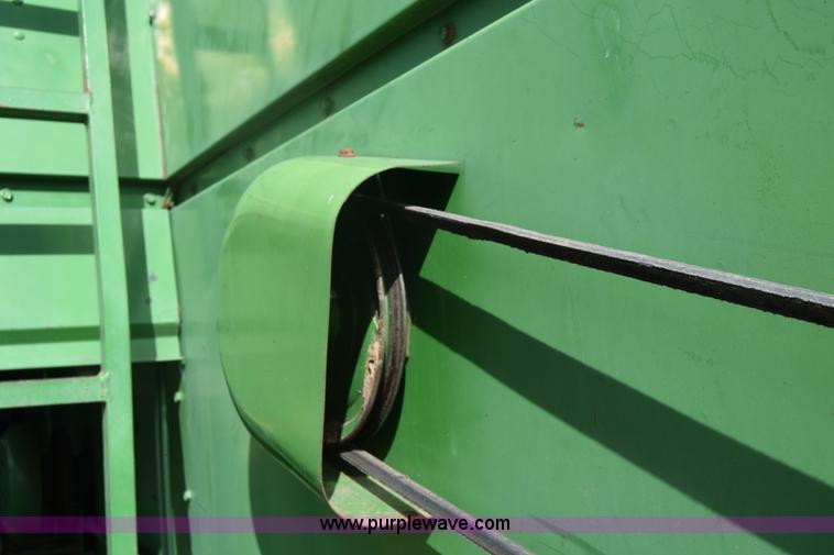 image for item K8545 John Deere 6600 combine